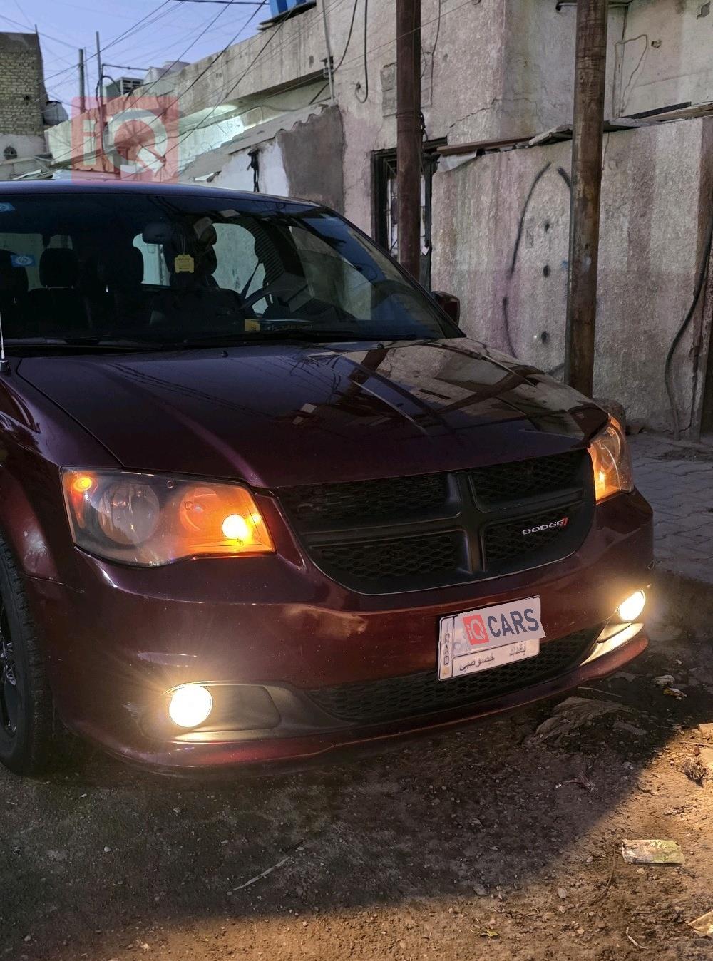 دودج جراند كارافان